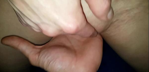  Fingering my gf until leg shaking, squirt orgasm